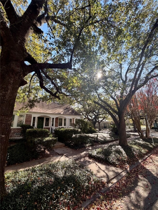 Photo - 1621 Cherryhurst St