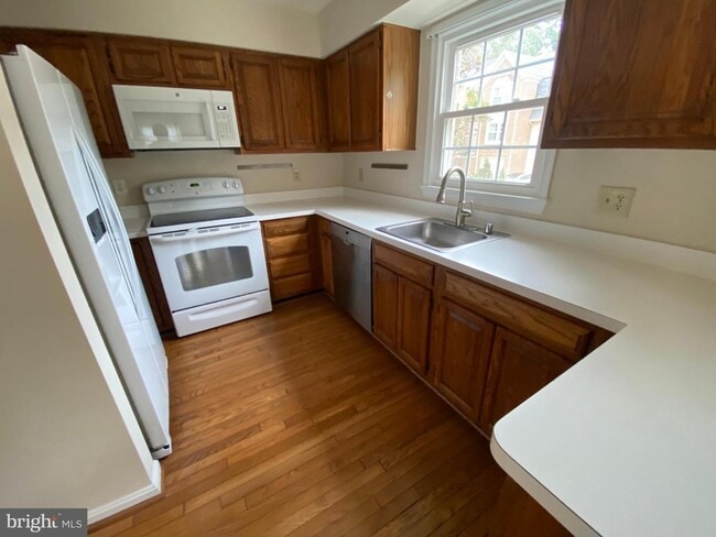 Photo - 7429 Salford Ct