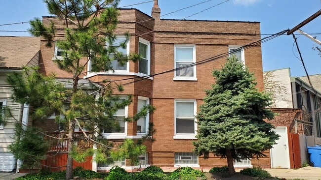 Building Photo - 3120 N Oakley Ave Unit 1 Rental