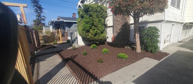 Building Photo - 1428 78th Ave Rental