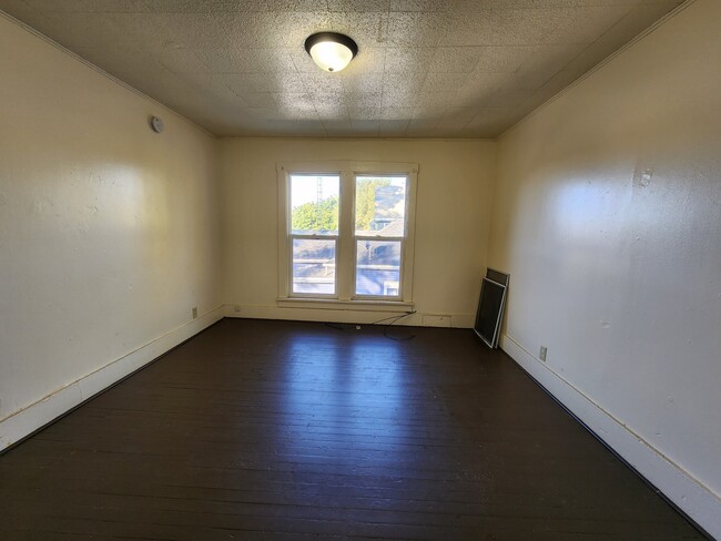 Photo - 216 Courtland St
