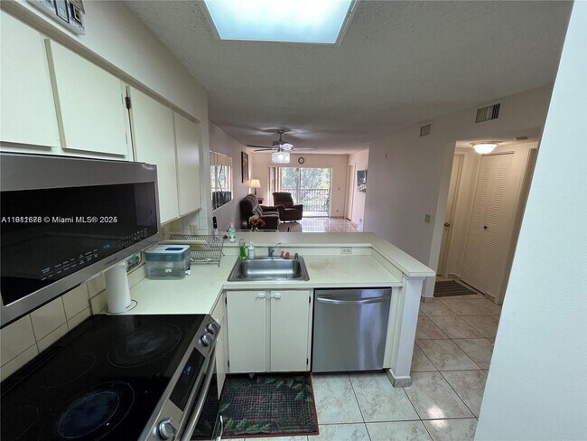 Photo - 2230 N Cypress Bend Dr Unit 309