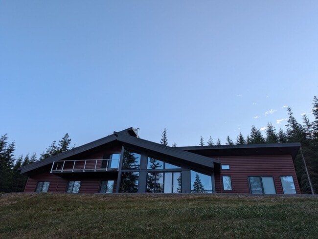 Building Photo - 5bd/3.5ba Monroe Home