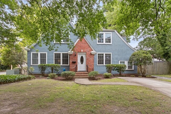 Building Photo - Colonial Place Rental