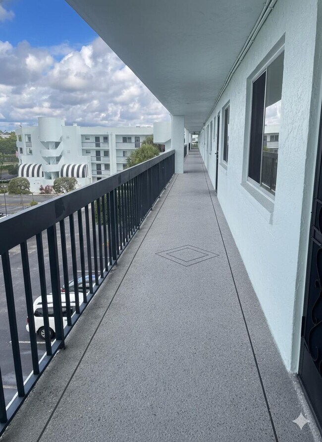 Photo - 6698 10th Ave N Unidad 427