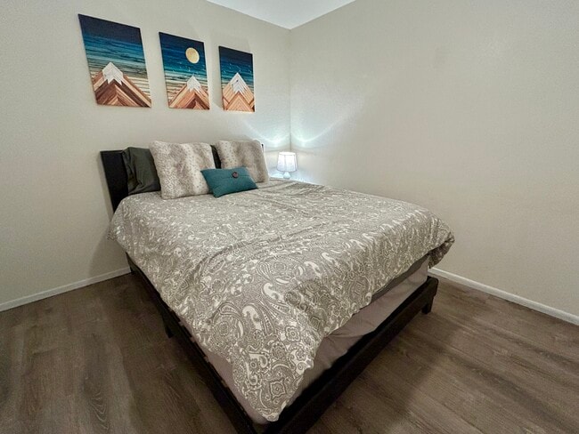 Building Photo - 4234 E Western Dr Unit 1