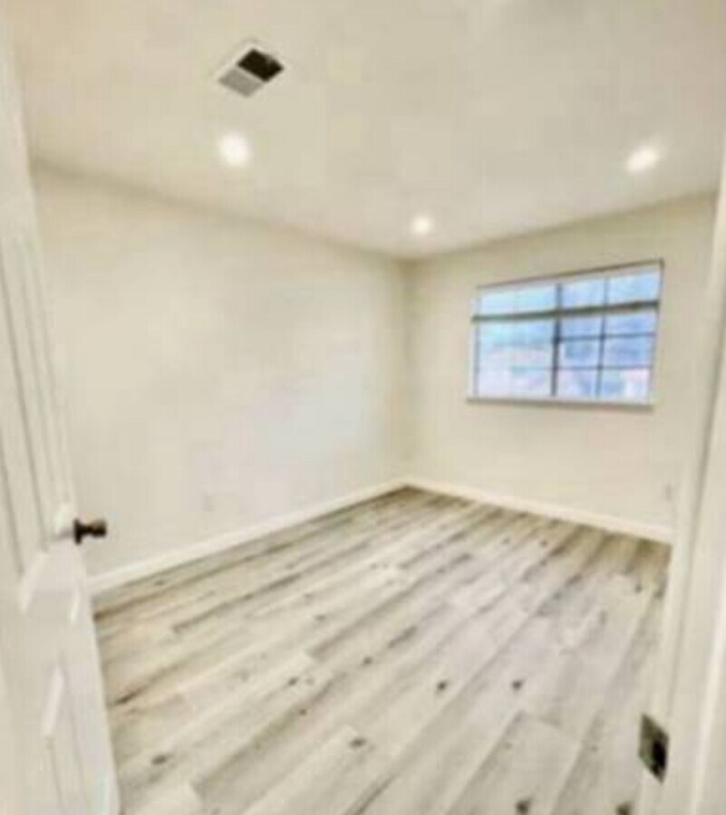 Photo - 2828 Hillcrest Ave Casa