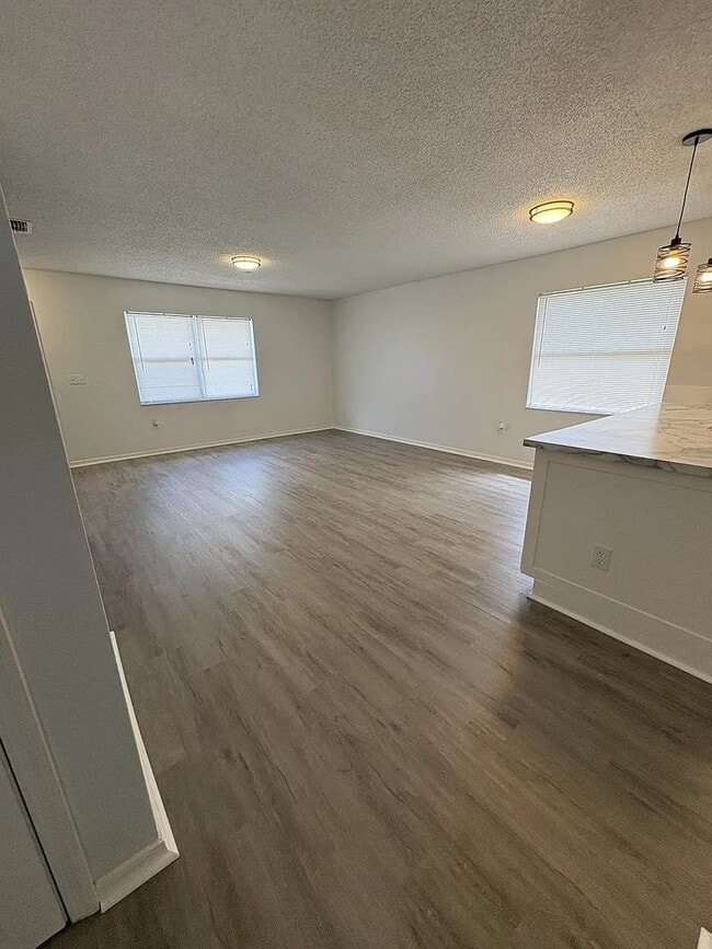 Photo - For rent in Lakeland