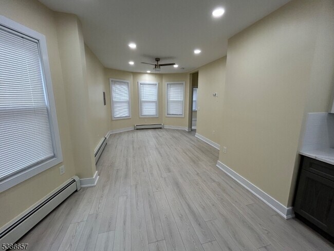 Photo - 15 N 14th St Unidad 3