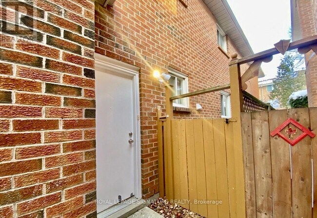 Photo - 194 Nahani Way