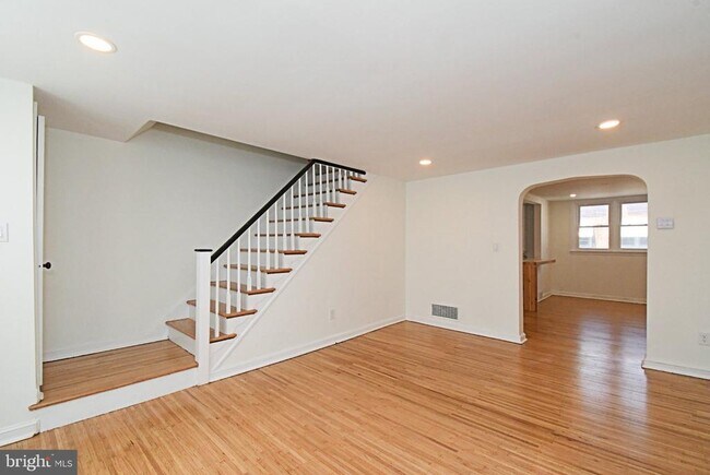 Photo - 2219 Ardmore Ave