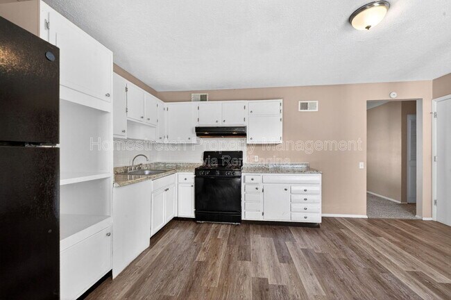 Photo - 1310 Petite Dr