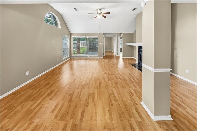 Photo - 25914 Richards Rd