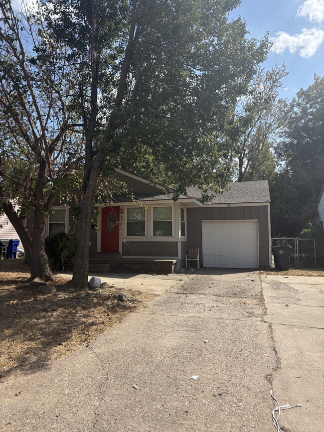 Photo - 236 Russell Dr