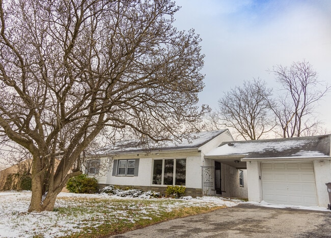 Photo - 105 Tyler Rd