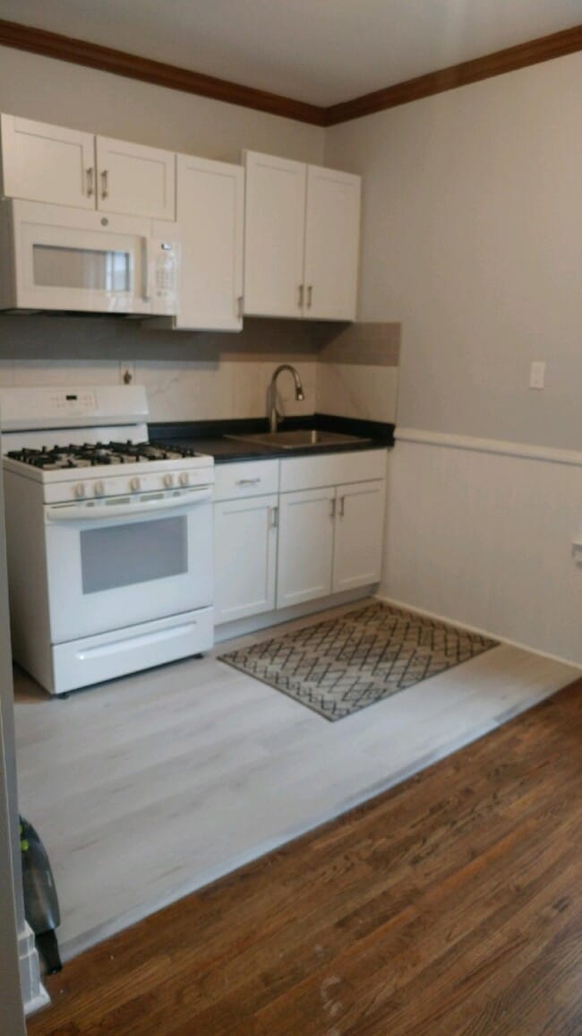 Building Photo - 734 Auburn Ave Unit 1000