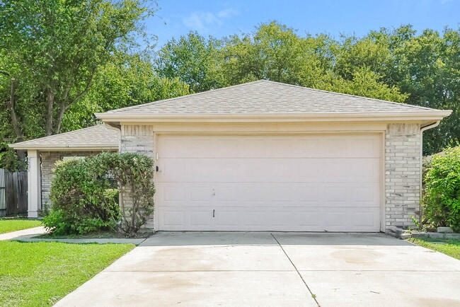 Building Photo - 7201 Autumn Run Dr Rental