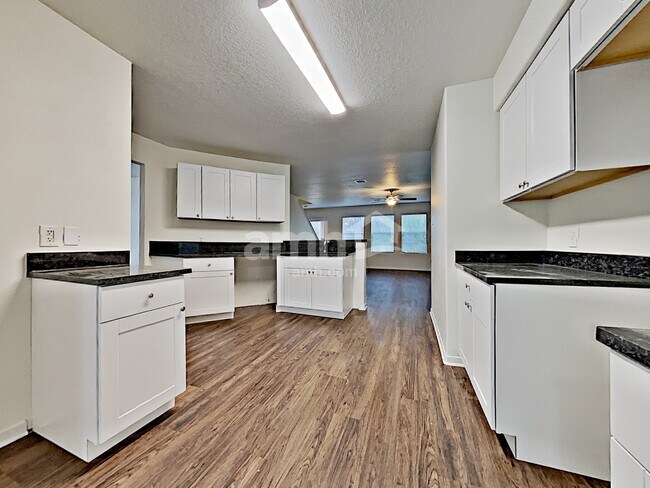 Photo - 16973 Scenic Knoll