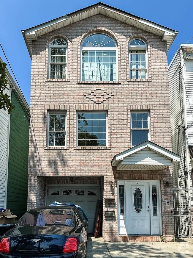 Building Photo - 59 Nelson Ave Unit 1 Rental