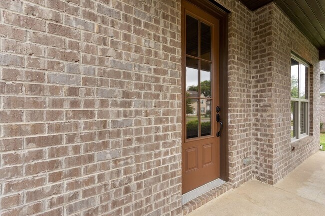 Photo - 3BR Home with Bonus Loft & Spa-Inspired Pr...