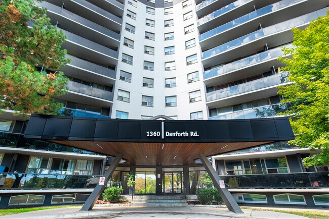 Building Photo - Parkvue 3