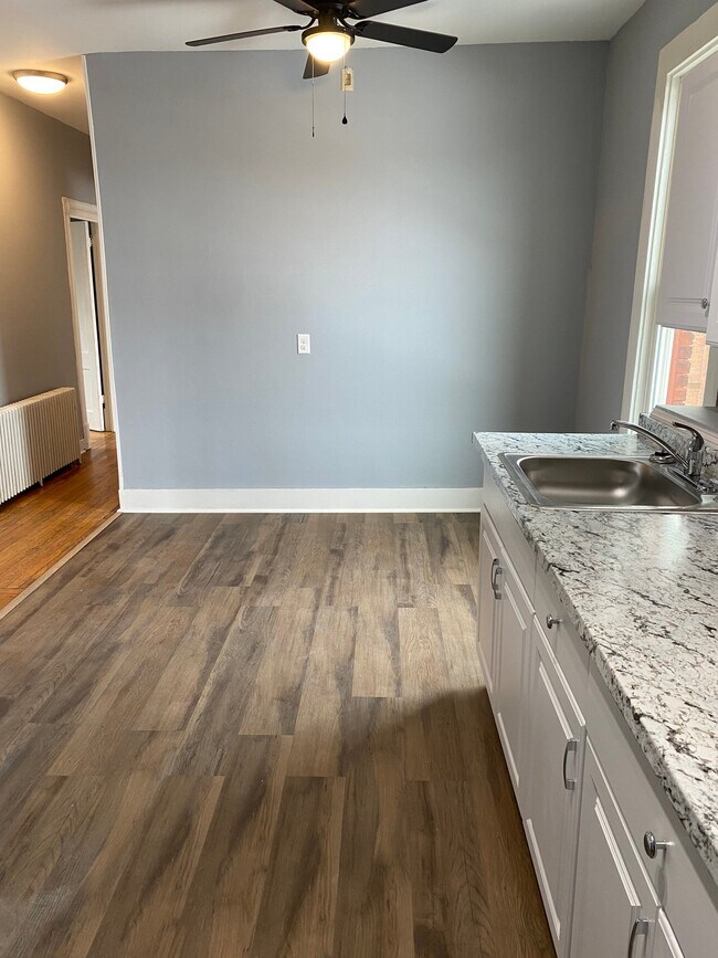 1440 1st Ave Unit 3R