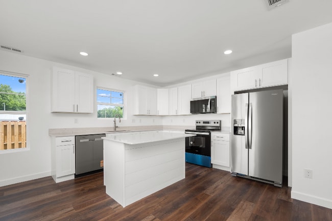 Photo - 113 Mullican St