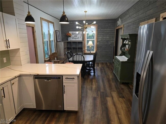 Photo - 202 Meek Ave