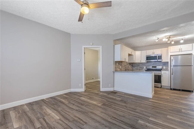 Photo - 539 S Monroe St Unidad 1