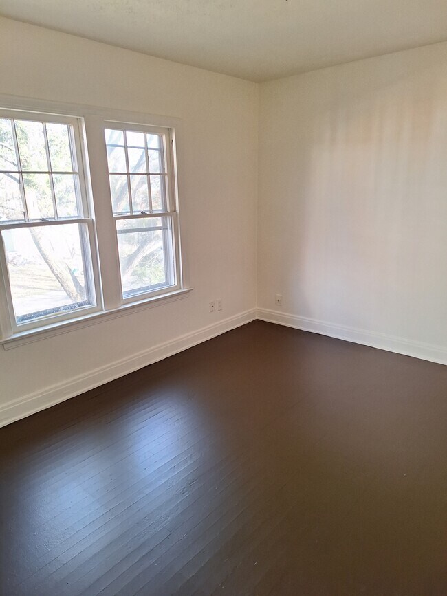 819 Kinsman St NW Apartments Warren, OH