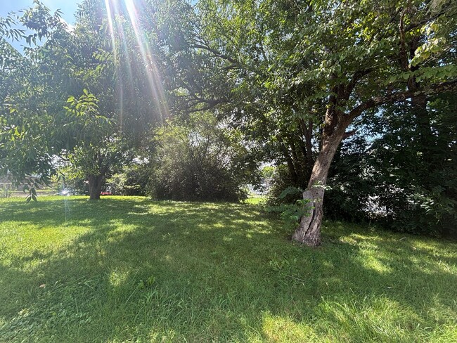 Photo - 200 Perry St