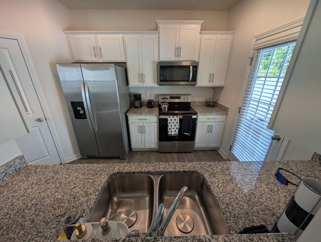 Photo - Room in Apartment on North Mills Rd