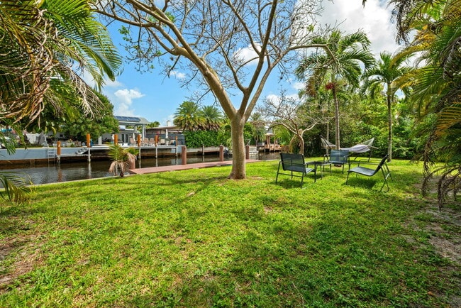 2512 Sugar Loaf Ln