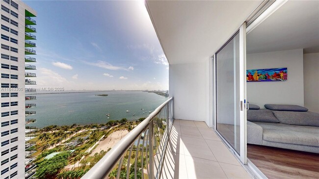 Building Photo - 1750 N Bayshore Dr Unit 2803 Rental