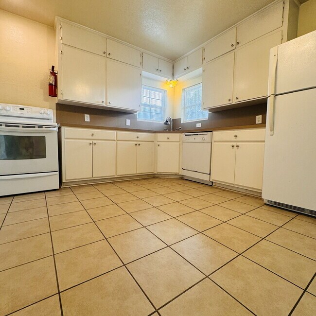 Photo - Now leasing this charming 2-Bedroom | 1-Bathroom Single-Family Home in Bridge City, TX