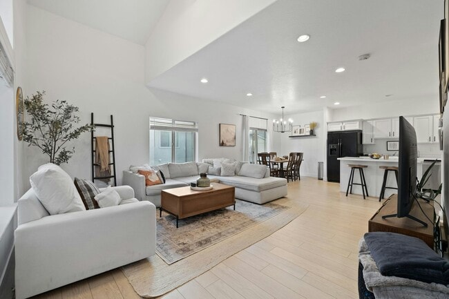 Photo - 2657 N Elm Dr