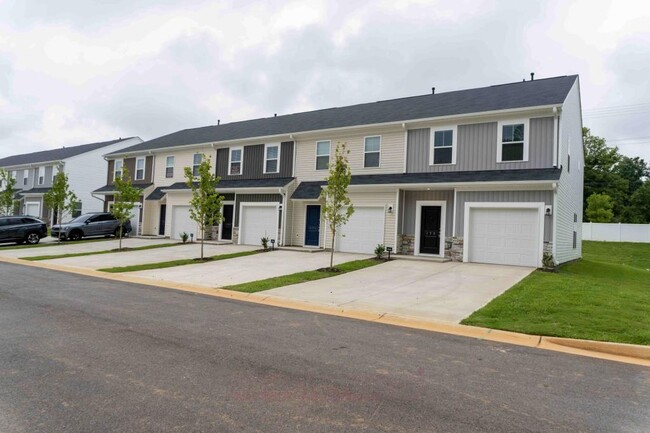 Photo - 173 Randwick Ln