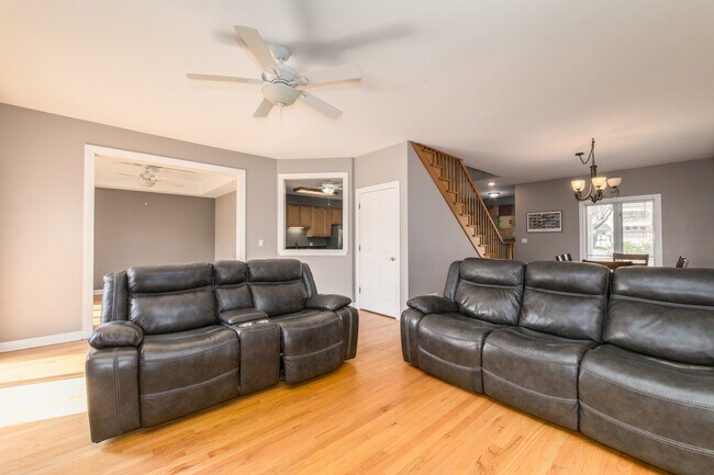 Photo - 840 N Northwest Hwy