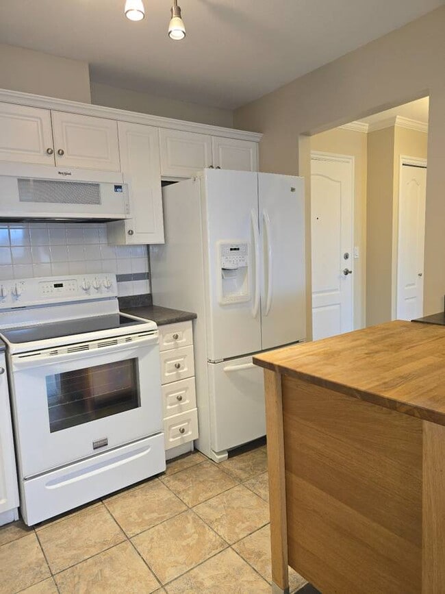 Photo - 33150 4 Av Unit 209