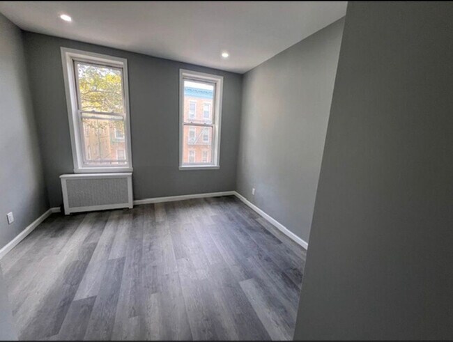 Photo - 2448 86th St