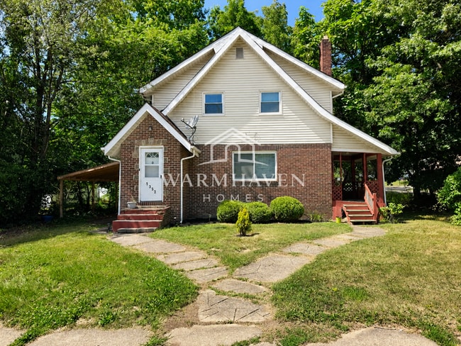 Photo - 1352 Diagonal Rd