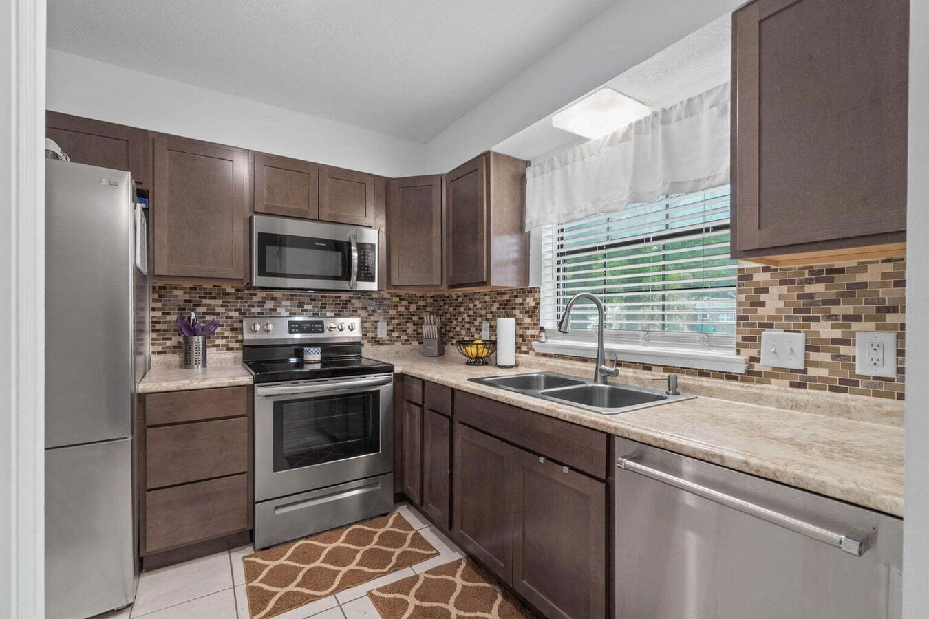 Photo - 216 Cloverdale Blvd Unidad C