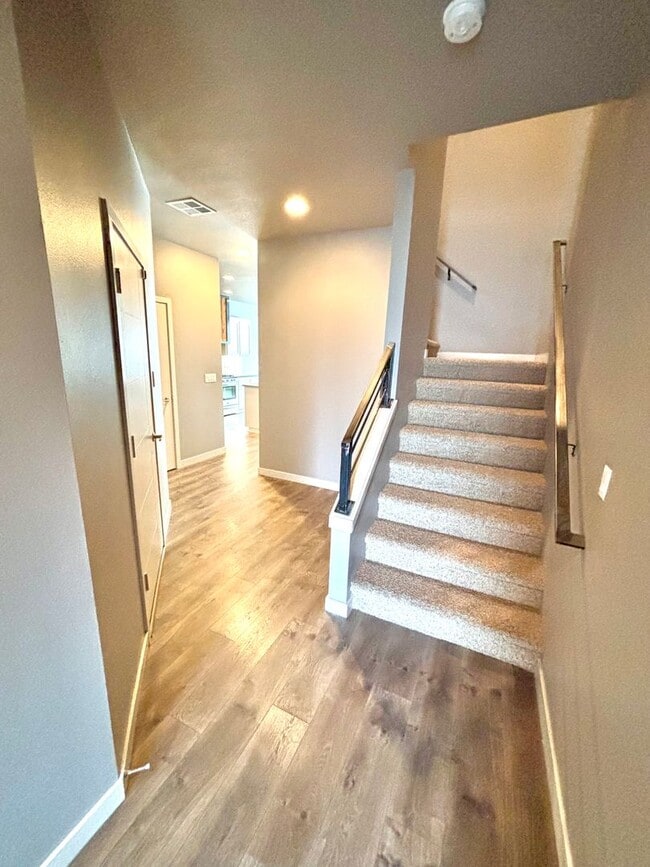 Photo - Newer 3 bedroom 2.5 bathroom Bedroom town home -Prairie High School