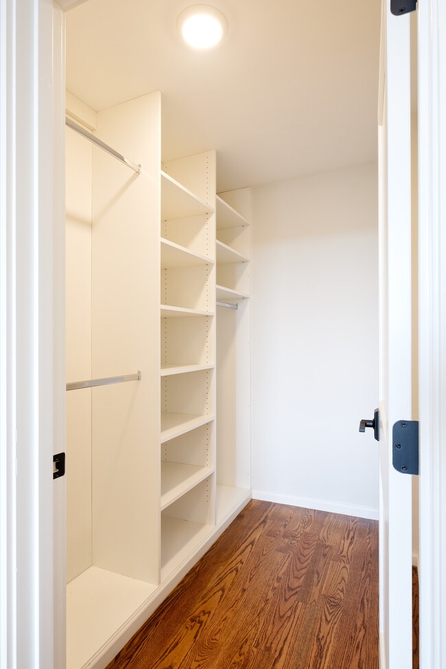 Photo - 318 N Harvard St