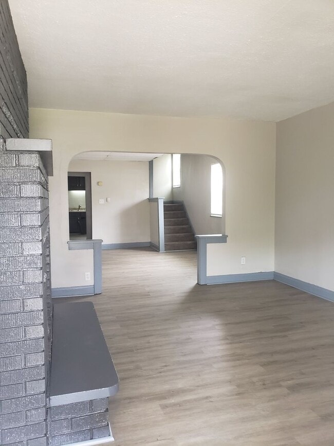 Photo - 209-211 N. Hague Avenue Unidad 211 N. Hague Avenue