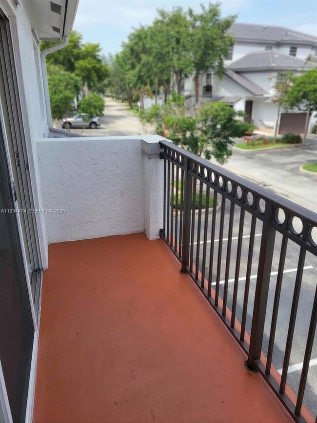 Building Photo - 721 SW 148th Ave Unit 310