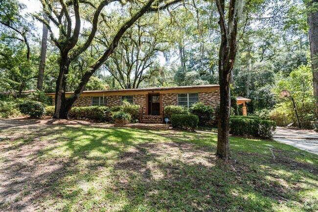 Building Photo - 3BR/2BA Home