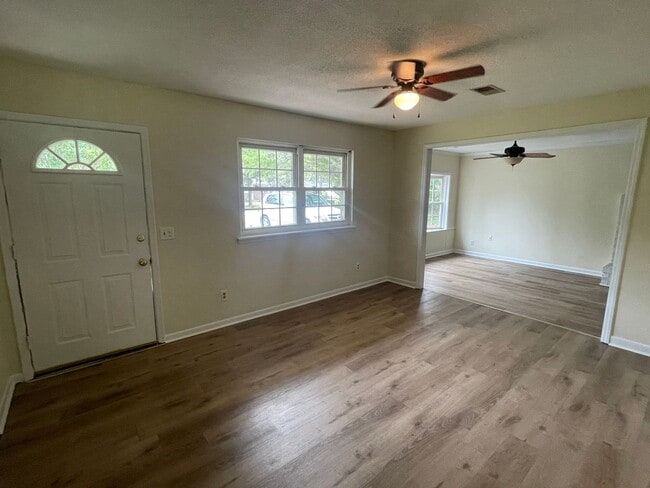 Photo - 346 Lancaster Rd