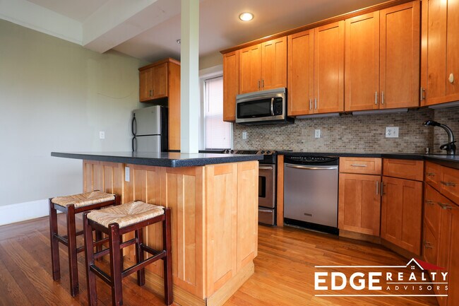 Photo - 79 Carlton St Unit 1