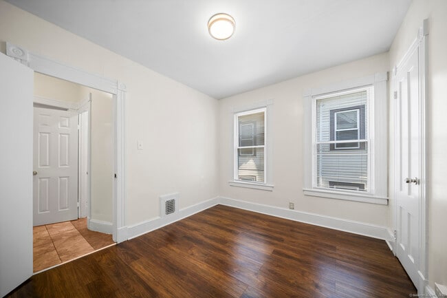 Photo - 217 Woodlawn Terrace